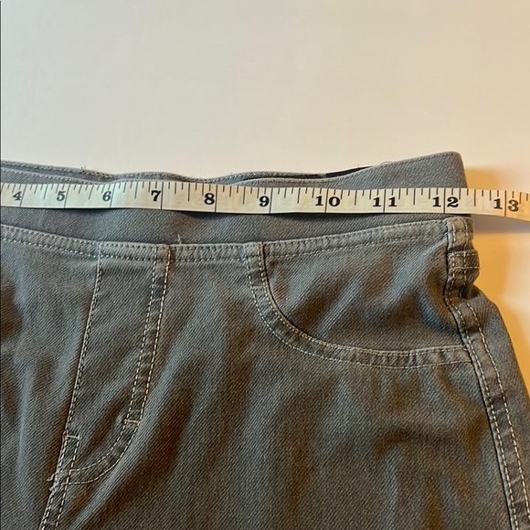 H&M Hello Kitty Gray Wide-Leg Slim Fit High Waist Pants Embroidery Size 8/9Y EUC - Picture 7 of 8